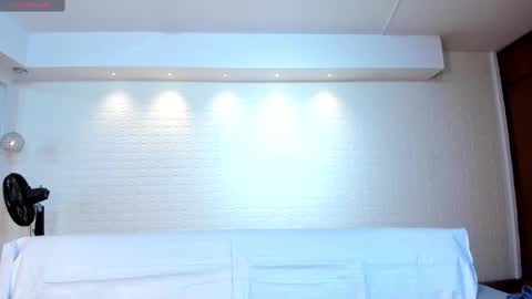 Snapshot of violeet_scott chatting on 09.26.25 Violett Everyday From 0530 to 1430 Col Time online show from 09.26.25