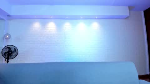 Snapshot of violeet_scott chatting on 10.21.25 Violett Everyday From 0530 to 1430 Col Time online show from 10.21.25