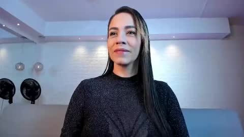 Snapshot of violeet_scott chatting on 11.21.25 Violett Everyday From 0530 to 1430 Col Time online show from 11.21.25