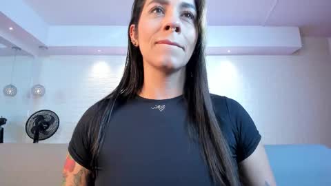 Snapshot of violeet_scott chatting on 11.24.25 Violett Everyday From 0530 to 1430 Col Time online show from 11.24.25