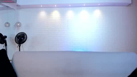 Snapshot of violeet_scott chatting on 11.28.25 Violett Everyday From 0530 to 1430 Col Time online show from 11.28.25