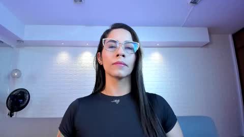 Snapshot of violeet_scott chatting on 12.04.25 Violett Everyday From 0530 to 1430 Col Time online show from 12.04.25