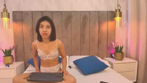 Violeta online show from 12.15.25