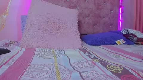 violet__taylor_ online show from 10.20.25