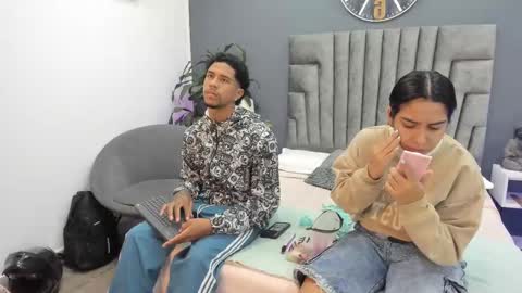 Violet and Myers online show from 10.08.25