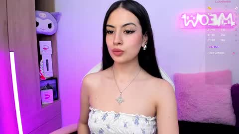 Snapshot of violet_catt chatting on 01.10.25 Violeta  online show from 01.10.25