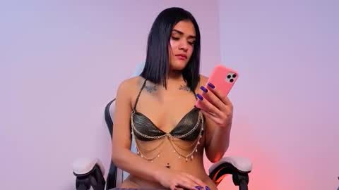 Snapshot of violet_jhonson chatting on 10.22.25 violet_jhonson online show from 10.22.25