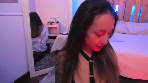 Violet Jones online show from 09.29.25