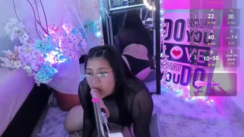 Snapshot of violet_monsalve chatting on 03.21.26 Violet online show from 03.21.26