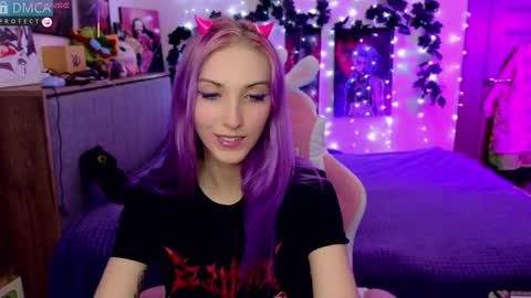 Snapshot of violet_noir_ chatting on 01.21.25 Deya online show from 01.21.25