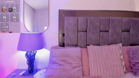 Violet Nova online show from 04.16.26