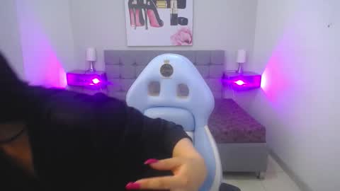 Violet  online show from 11.10.25