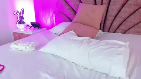 Snapshot of violet_smith01 chatting on 07.06.26 violet_smith01 online show from 07.06.26