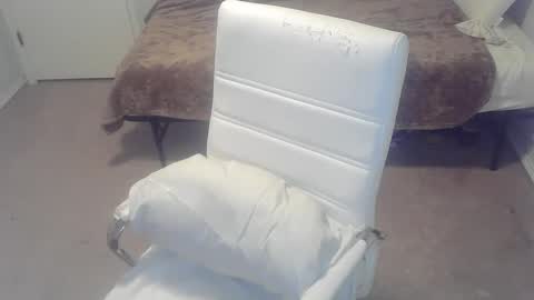 Snapshot of violet_winter97 chatting on 01.08.25 violet_winter97 online show from 01.08.25