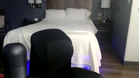 violet_winter97 online show from 03.16.26