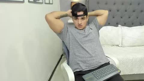 VIOLETA AND MAXX online show from 12.18.25