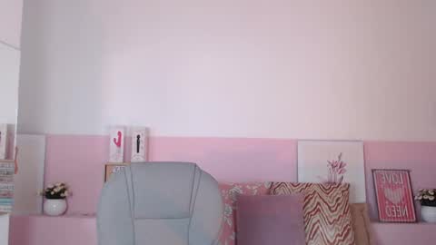 Violeta leon online show from 02.04.25