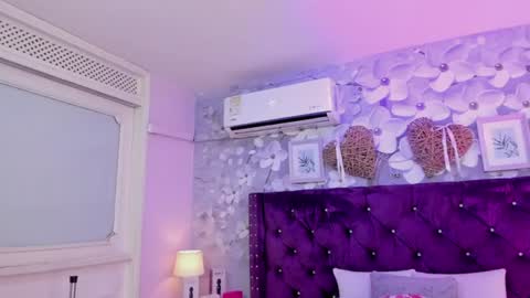 Snapshot of violeta_medina chatting on 07.25.26 violeta_medina online show from 07.25.26