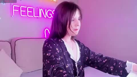Snapshot of violeta_paul chatting on 06.11.26 Violeta online show from 06.11.26