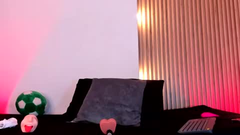 Snapshot of violeta_queen11 chatting on 06.14.26 Violeta online show from 06.14.26