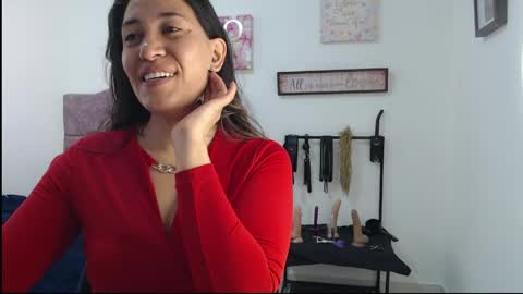 Snapshot of violeta_scott_ chatting on 05.16.26 violeta_scott_ online show from 05.16.26