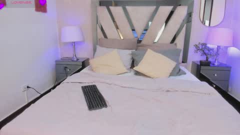 violetaa_moore online show from 06.06.26