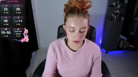 Snapshot of violetaarey chatting on 05.11.26 Violeta Help me reach 150 thumbs up online show from 05.11.26