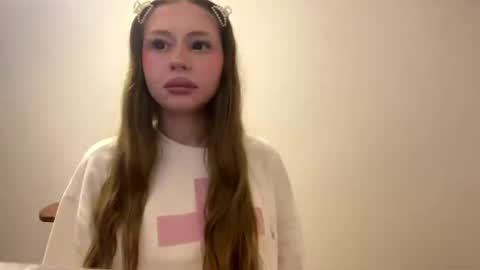 Snapshot of violetaiopa chatting on 05.30.26 Annie online show from 05.30.26