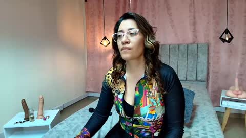 VIOLETA online show from 01.10.25