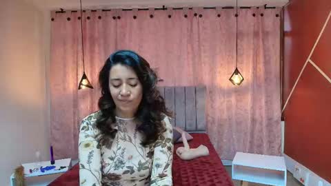 VIOLETA online show from 10.13.25