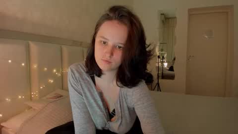 Snapshot of violetferguson chatting on 09.16.25 Violet online show from 09.16.25
