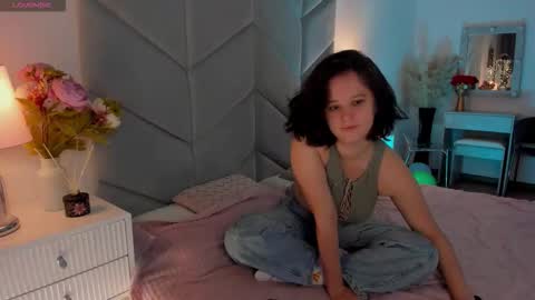 Snapshot of violetferguson chatting on 10.05.25 Violet online show from 10.05.25