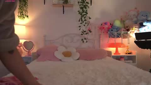 Snapshot of violeth___ chatting on 06.21.26 violeth___ online show from 06.21.26