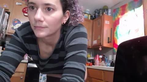 Violet Hooper online show from 04.08.26