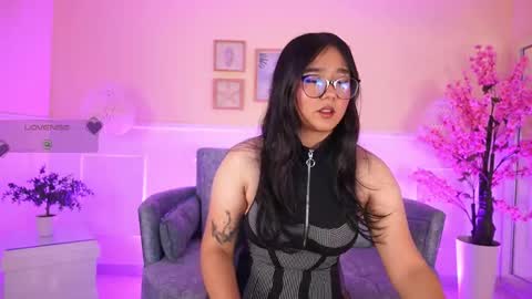 Snapshot of violetjonesx chatting on 05.15.26 violetjonesx online show from 05.15.26
