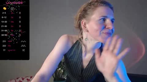 Snapshot of violetplath chatting on 01.26.25 Violet  next stream December 6 online show from 01.26.25