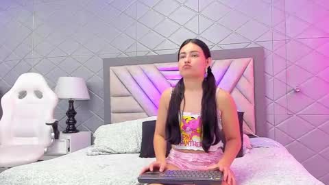 Violet Rousse online show from 01.26.25