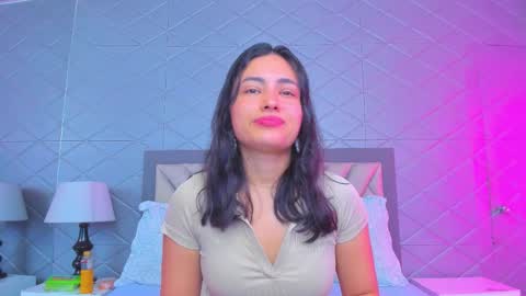 Violet Rousse online show from 02.05.26