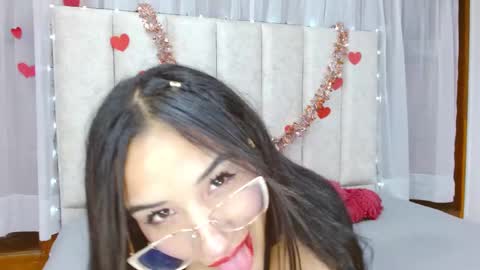Snapshot of violetsweet_cs chatting on 02.21.25 violetsweet_cs online show from 02.21.25