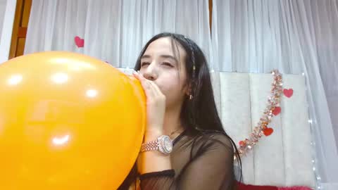 Snapshot of violetsweet_cs chatting on 02.21.25 violetsweet_cs online show from 02.21.25