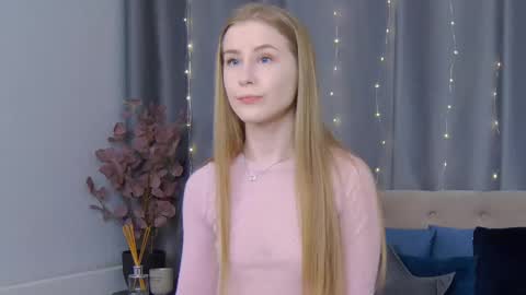 VioletSwone online show from 02.16.25