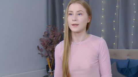 VioletSwone online show from 02.26.25