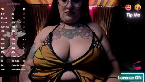 Snapshot of violett_8 chatting on 06.22.26 violett_8 online show from 06.22.26