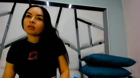 Snapshot of violett_bliss chatting on 07.08.26 violett_bliss online show from 07.08.26