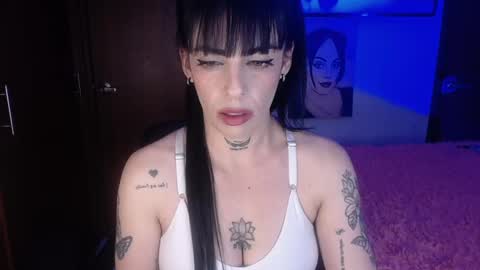 violett  Independent model online show from 11.24.25