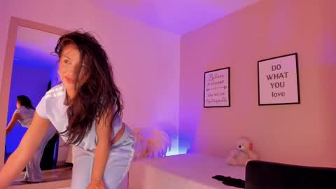 violetta_bold online show from 09.29.25