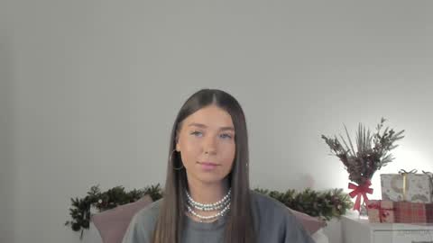 Snapshot of violetta_finch chatting on 12.21.24 violetta_finch online show from 12.21.24