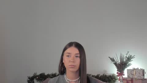 Snapshot of violetta_finch chatting on 12.24.24 violetta_finch online show from 12.24.24