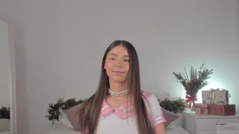 Snapshot of violetta_finch chatting on 01.11.25 violetta_finch online show from 01.11.25