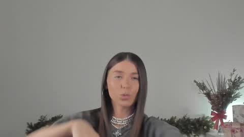 Snapshot of violetta_finch chatting on 01.12.25 violetta_finch online show from 01.12.25